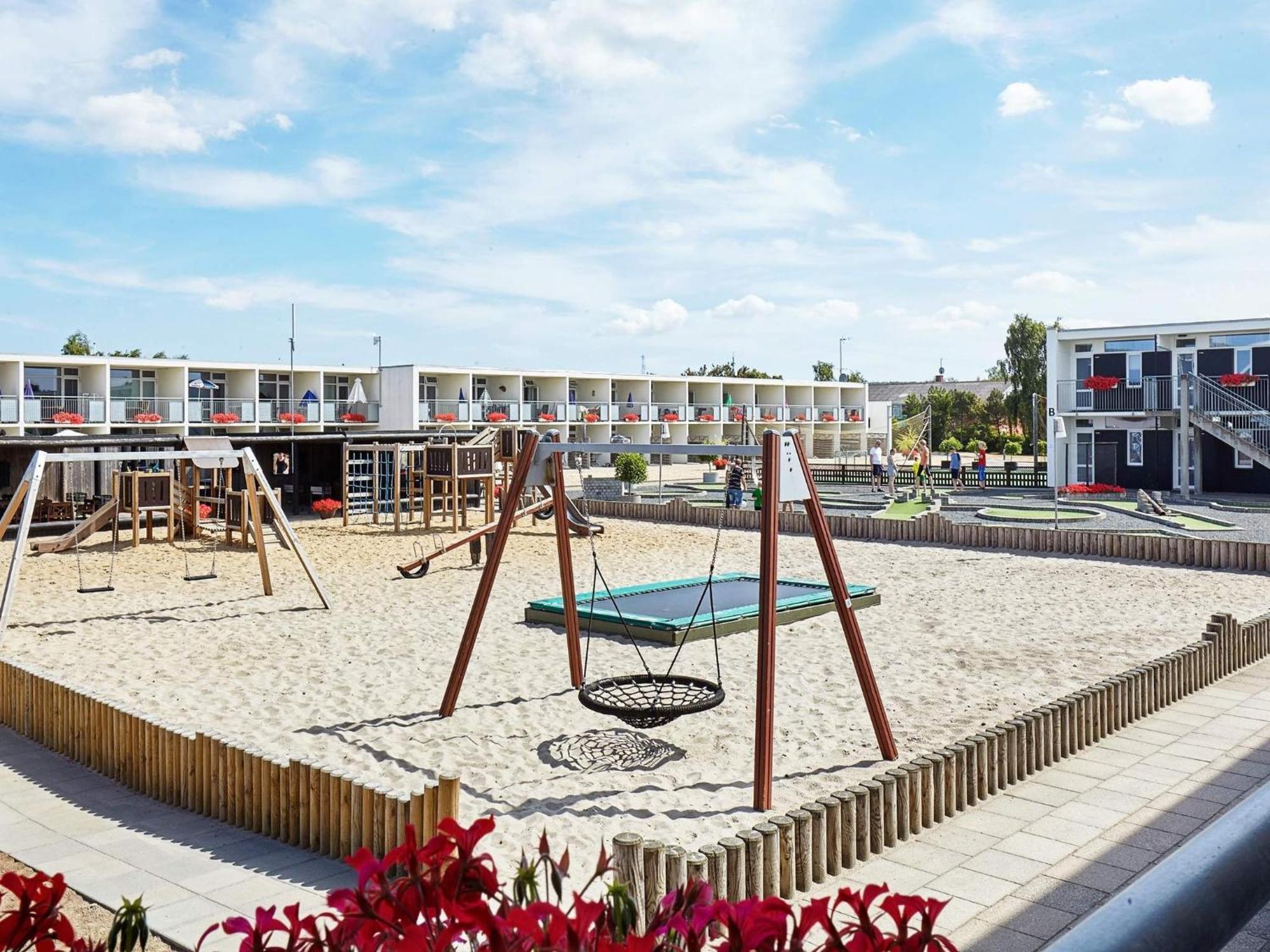 6 Person Holiday Home On A Holiday Park In Glesborg Exterior foto